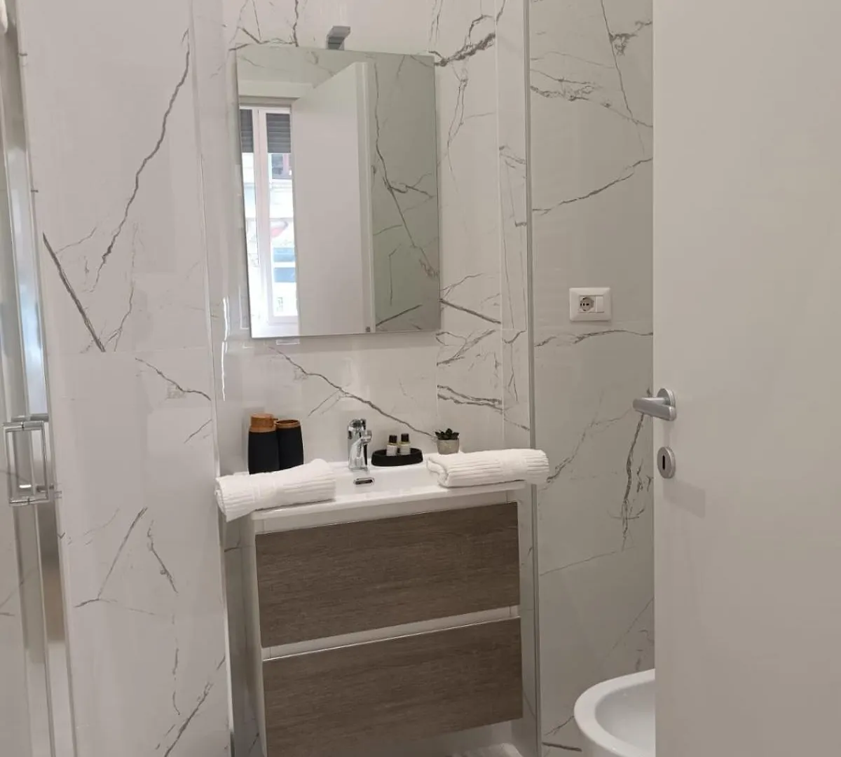 Be-C0 Centrale New Double Suite Milan Italy
